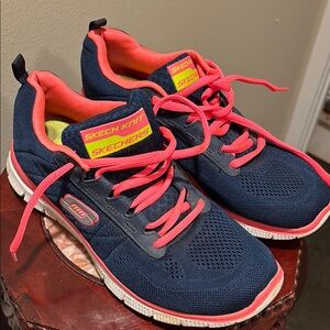 Skechers Dark Blue and Bright Pink Sneakers like new